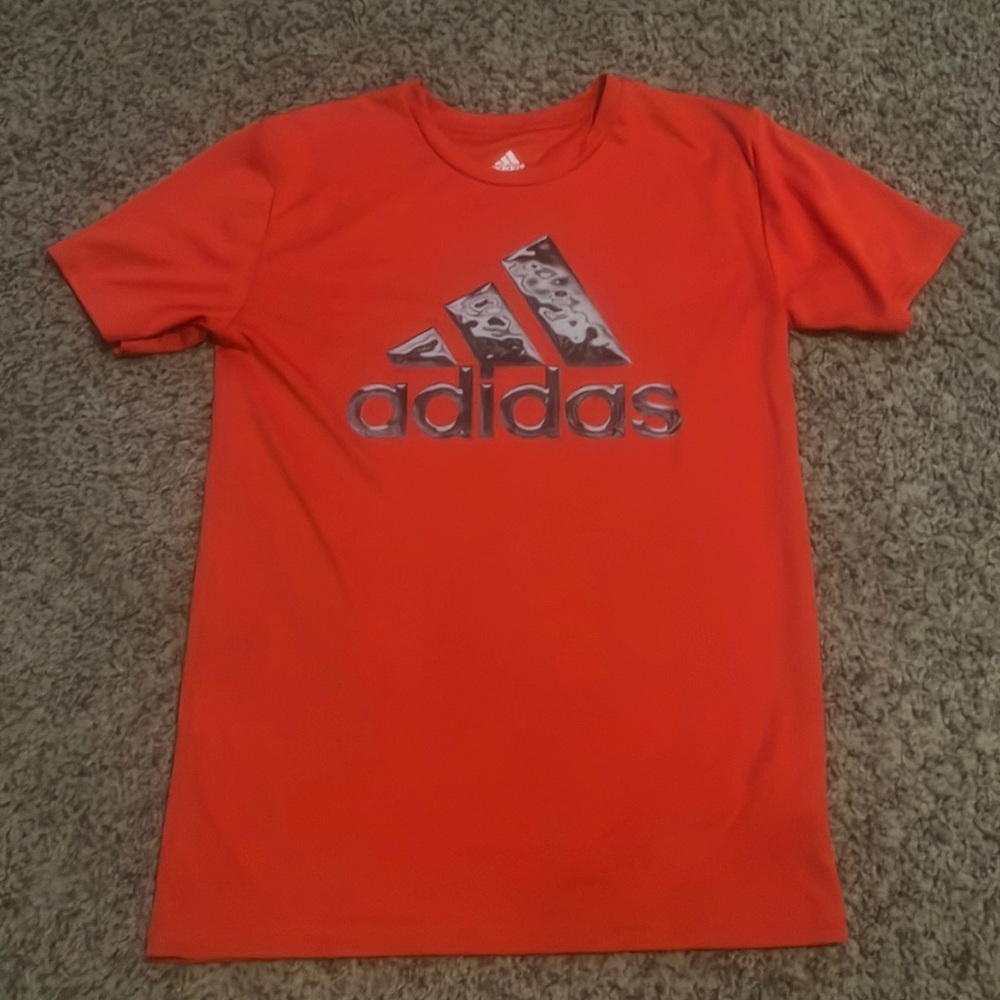 Adidas tee